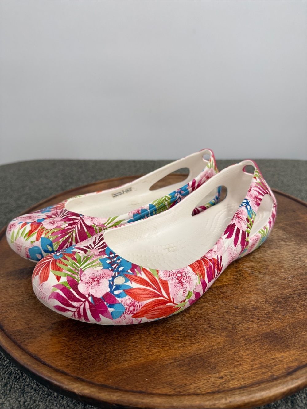 Crocs Shoes Wm 8 Kadee Graphic Ballet Flats Tropical Floral Lightweight